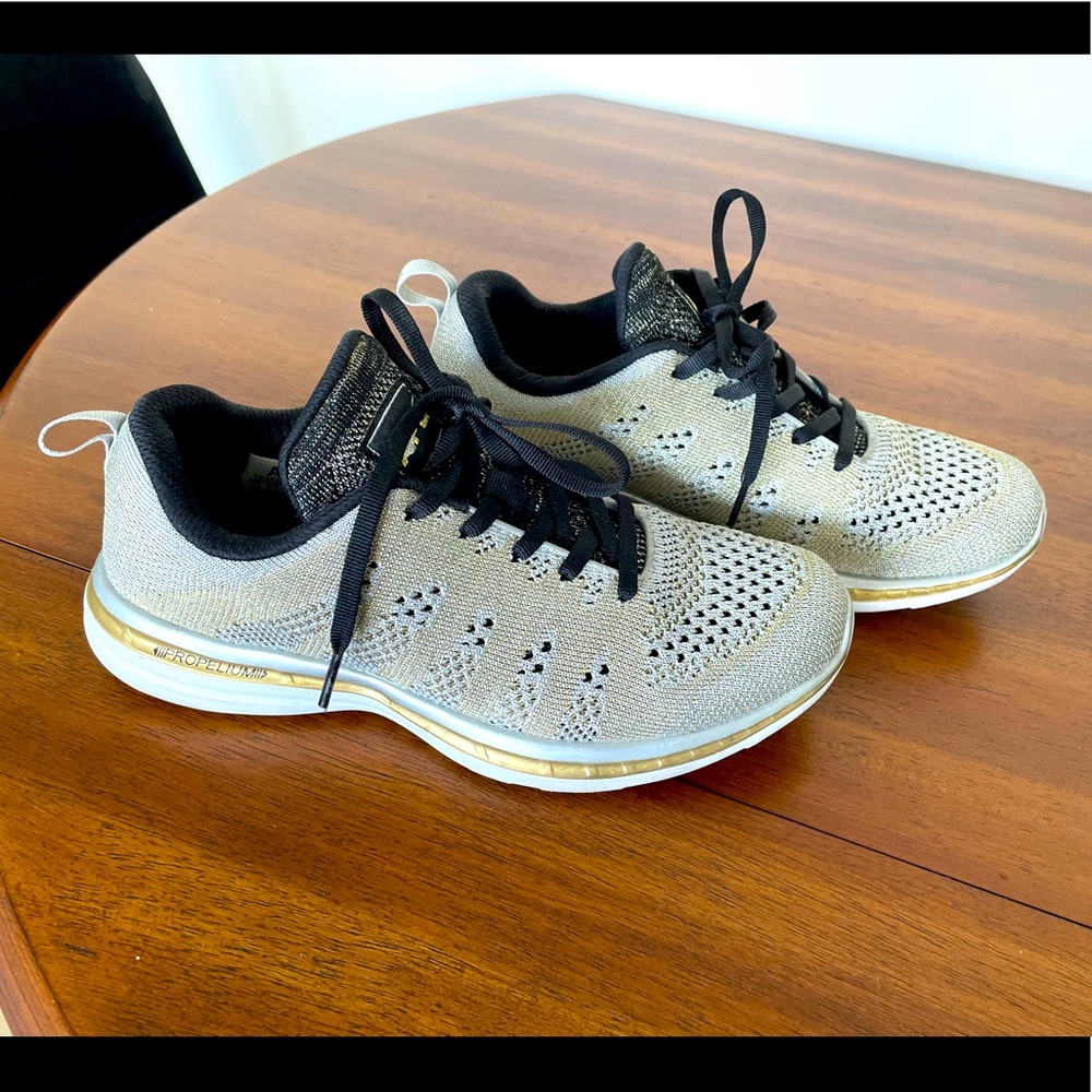 APL running shoes